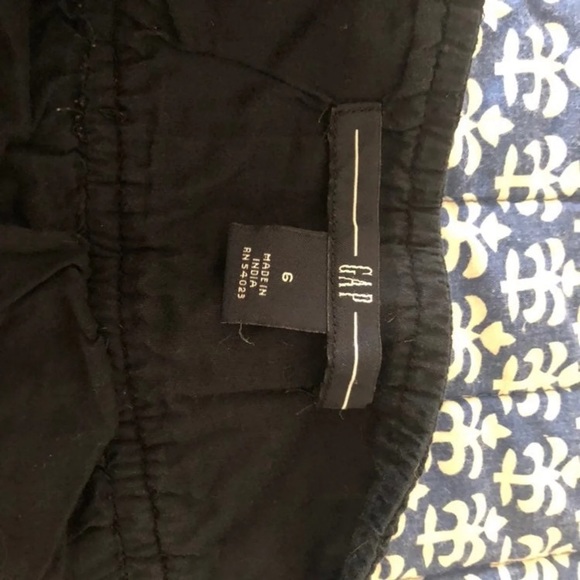 GAP Navy Eyelet Skirt - Picture 4 of 9